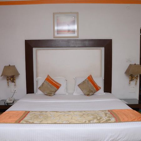 Hotel Rahul Deluxe Nagpur Buitenkant foto