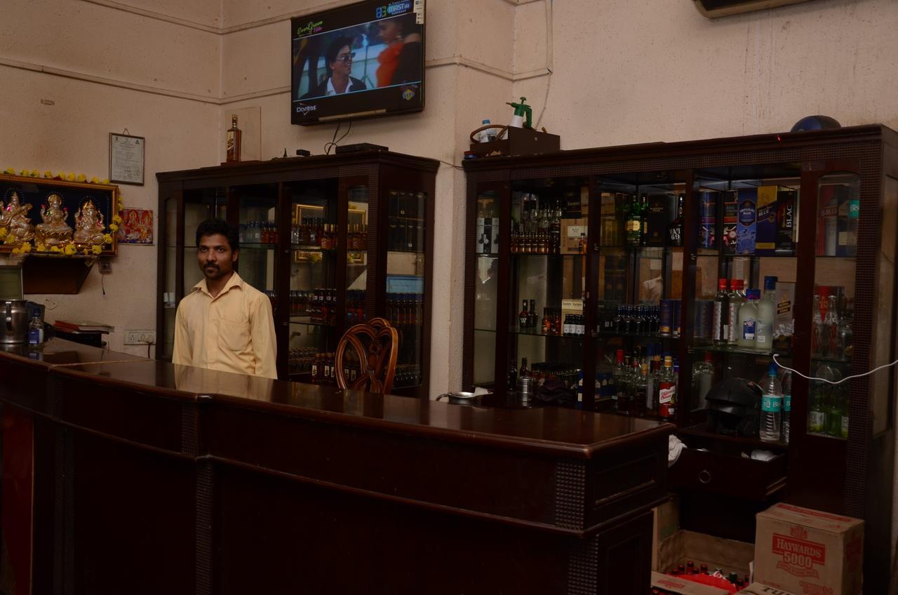 Hotel Rahul Deluxe Nagpur Buitenkant foto