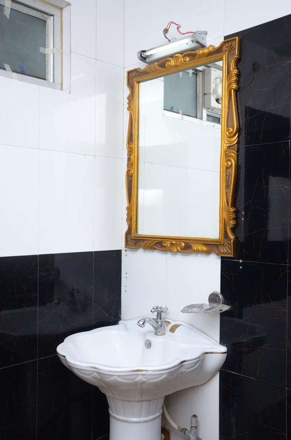 Hotel Rahul Deluxe Nagpur Buitenkant foto